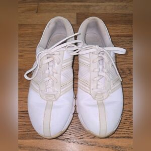 Nike Women's White Golf Shoes Size 7.5